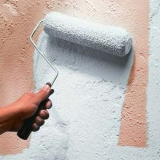 Peindre mur pierre