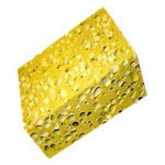 Éponge jaune alvéolée en forme de bloc rectangulaire sur fond blanc