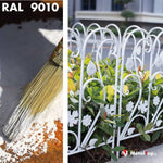 Peinture RAL 9010 sur métal rouillé et bordure de jardin blanche ornée de fleurs et feuilles
