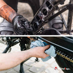 Entretien moto : pièce moteur encrassée de graisse et chaîne nettoyée au chiffon bleu