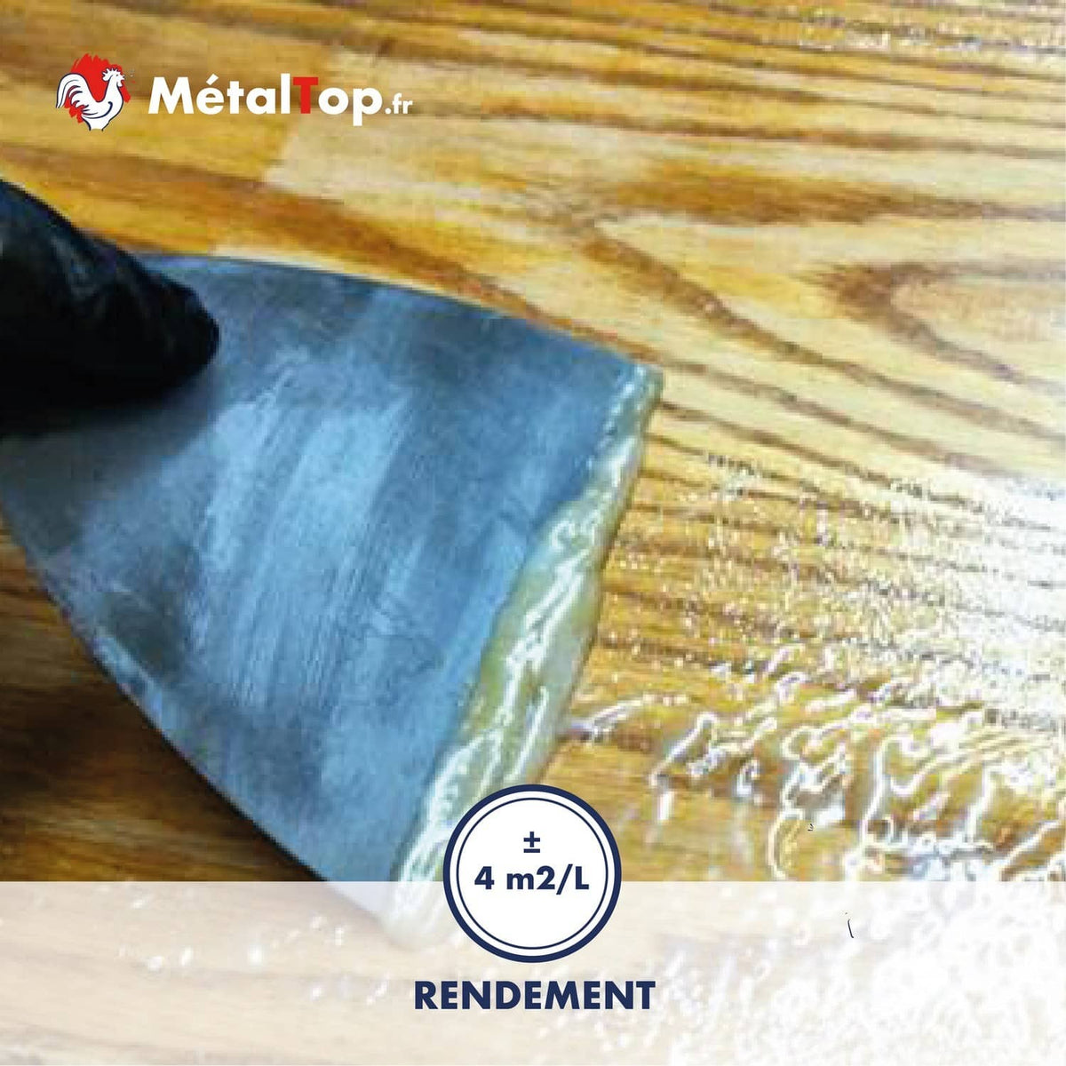 Application d'un produit transparent sur bois clair à la spatule, rendement de 4 m²/L