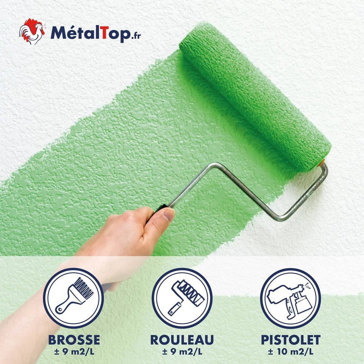 Peinture verte appliquée au rouleau sur mur blanc texturé, rendements brosse, rouleau et pistolet