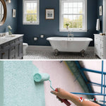 Salle de bain bleu avec baignoire ancienne et meuble gris ; mur peint en vert menthe au rouleau