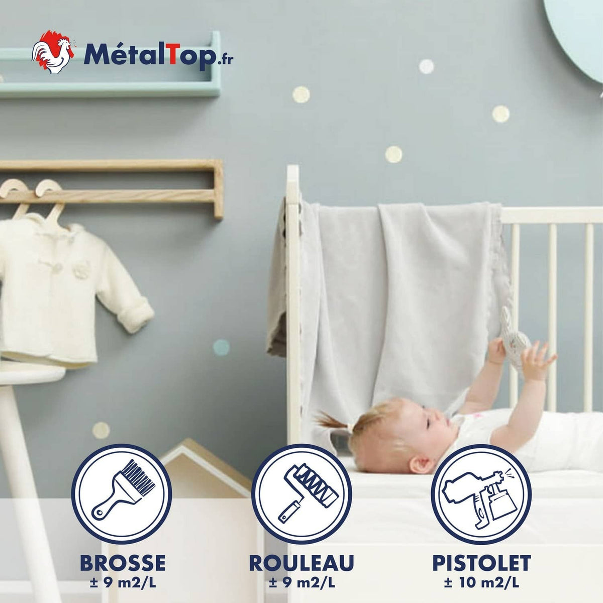 Peinture MétalTop : rendements brosse, rouleau et pistolet, dans une chambre de bébé grise