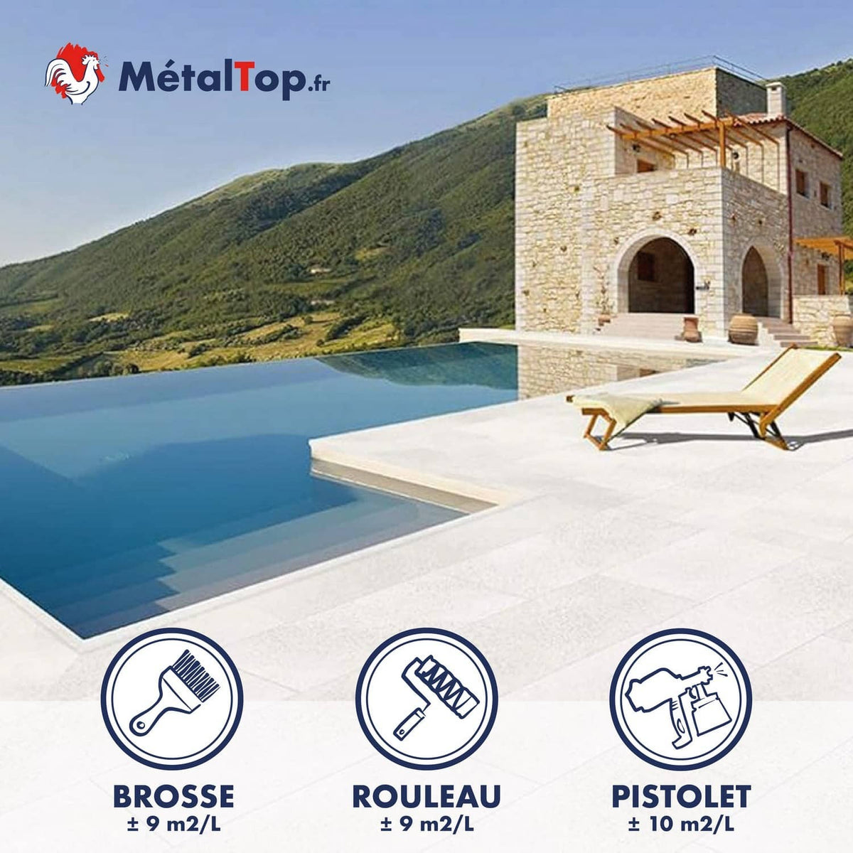 Terrasse blanche, piscine à débordement et maison en pierre sur fond de colline verdoyante