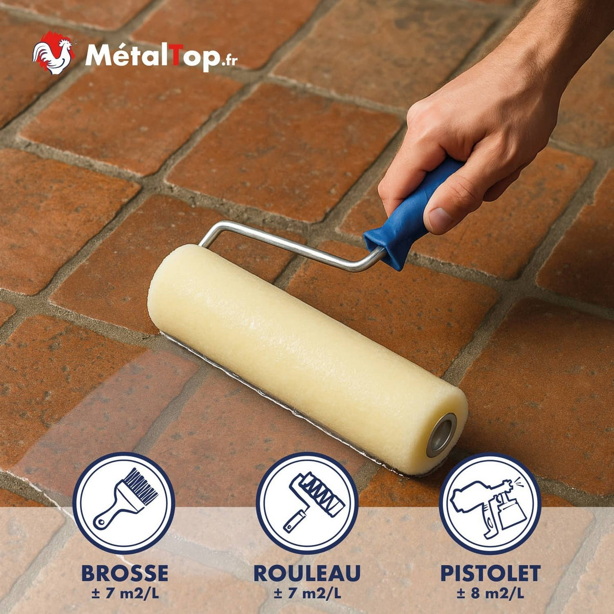 Application au rouleau d'un produit sur sol en terre cuite, avec brosse, rouleau et pistolet