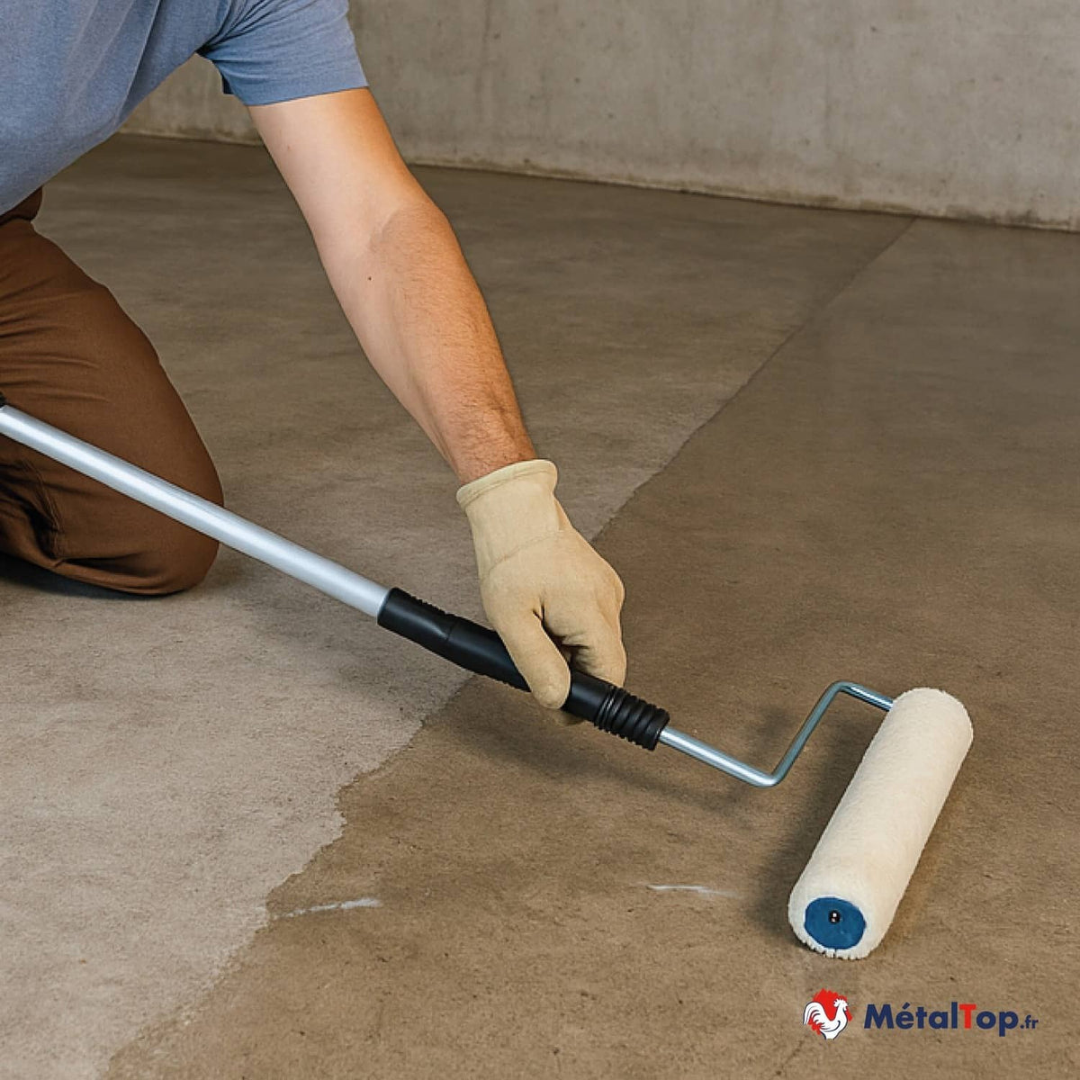 Application de finition sur parquet au rouleau