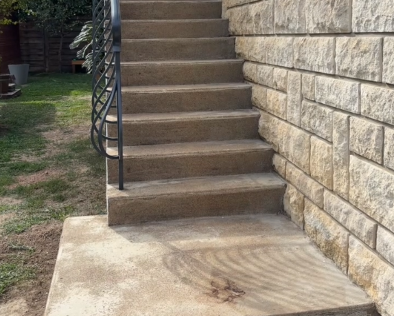 Après : Peindre un escalier en béton